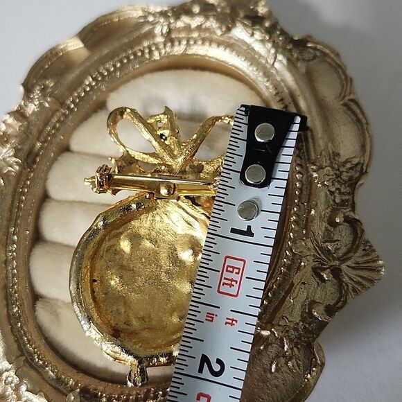 Festive Gold Ornament Brooch - Picture 5 of 5